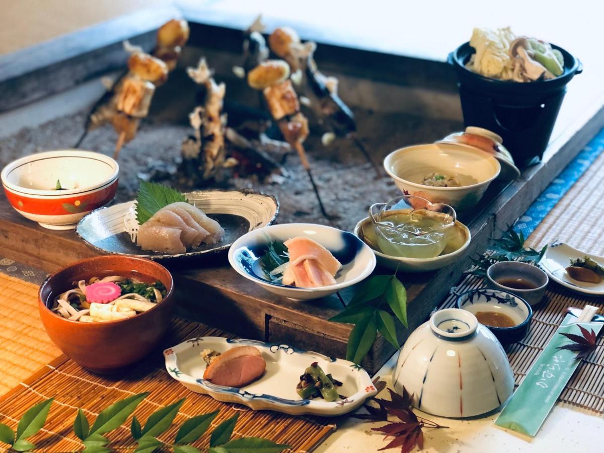 Kazuraya Hotel Мийоши Екстериор снимка