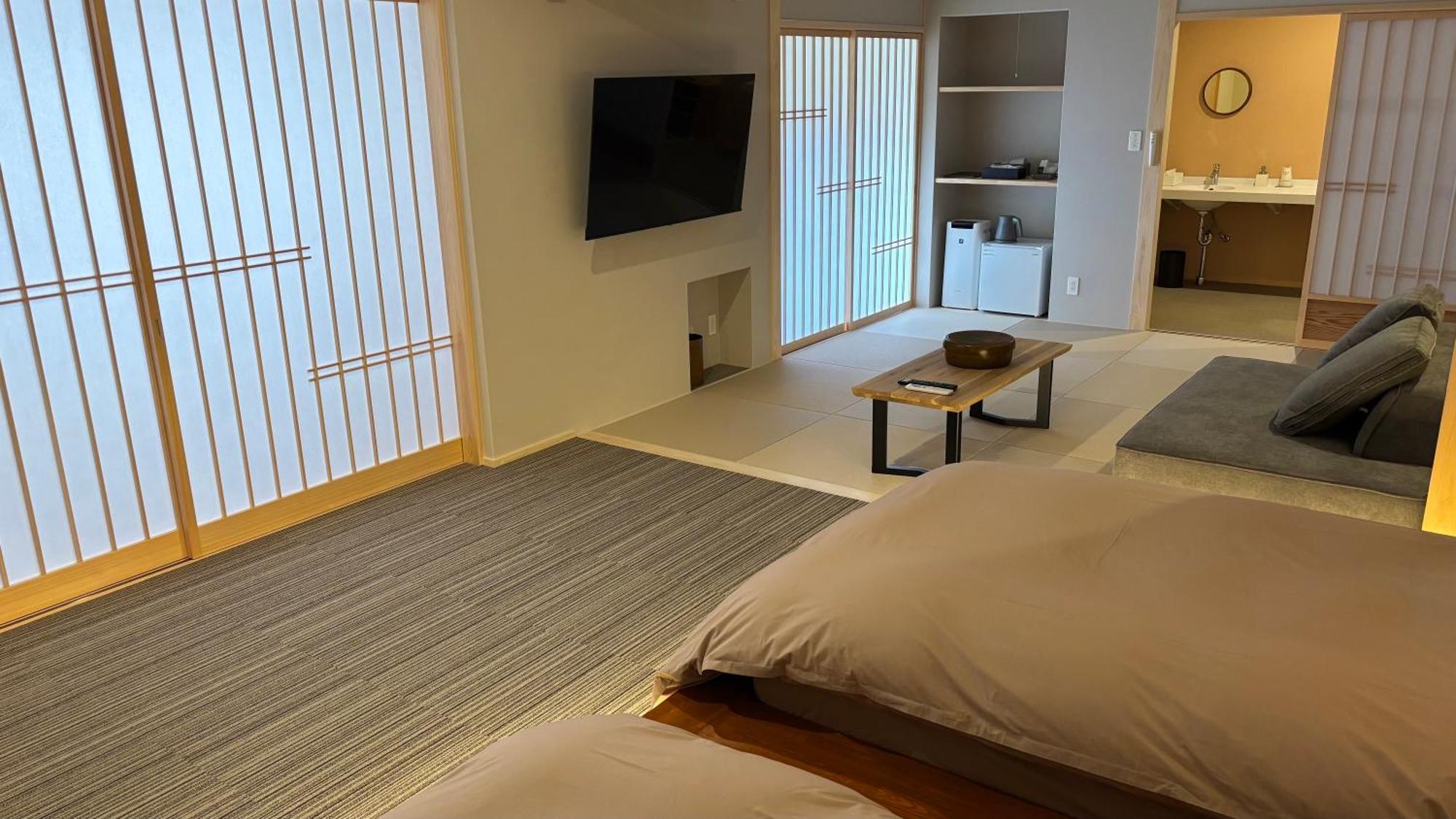Kazuraya Hotel Мийоши Екстериор снимка